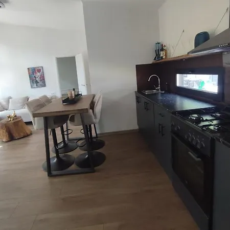 Luxe Midden In De Holiday home