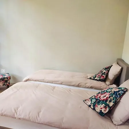Luxe Midden In De Holiday home